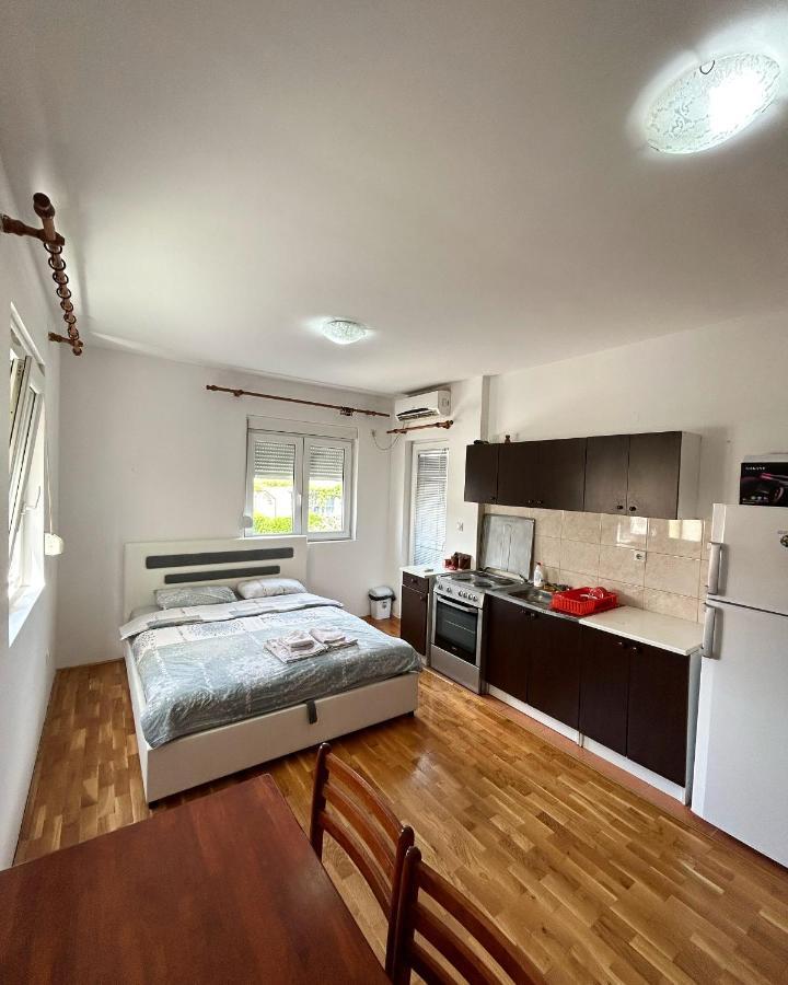 Apartman Stex Podgorica Bagian luar foto